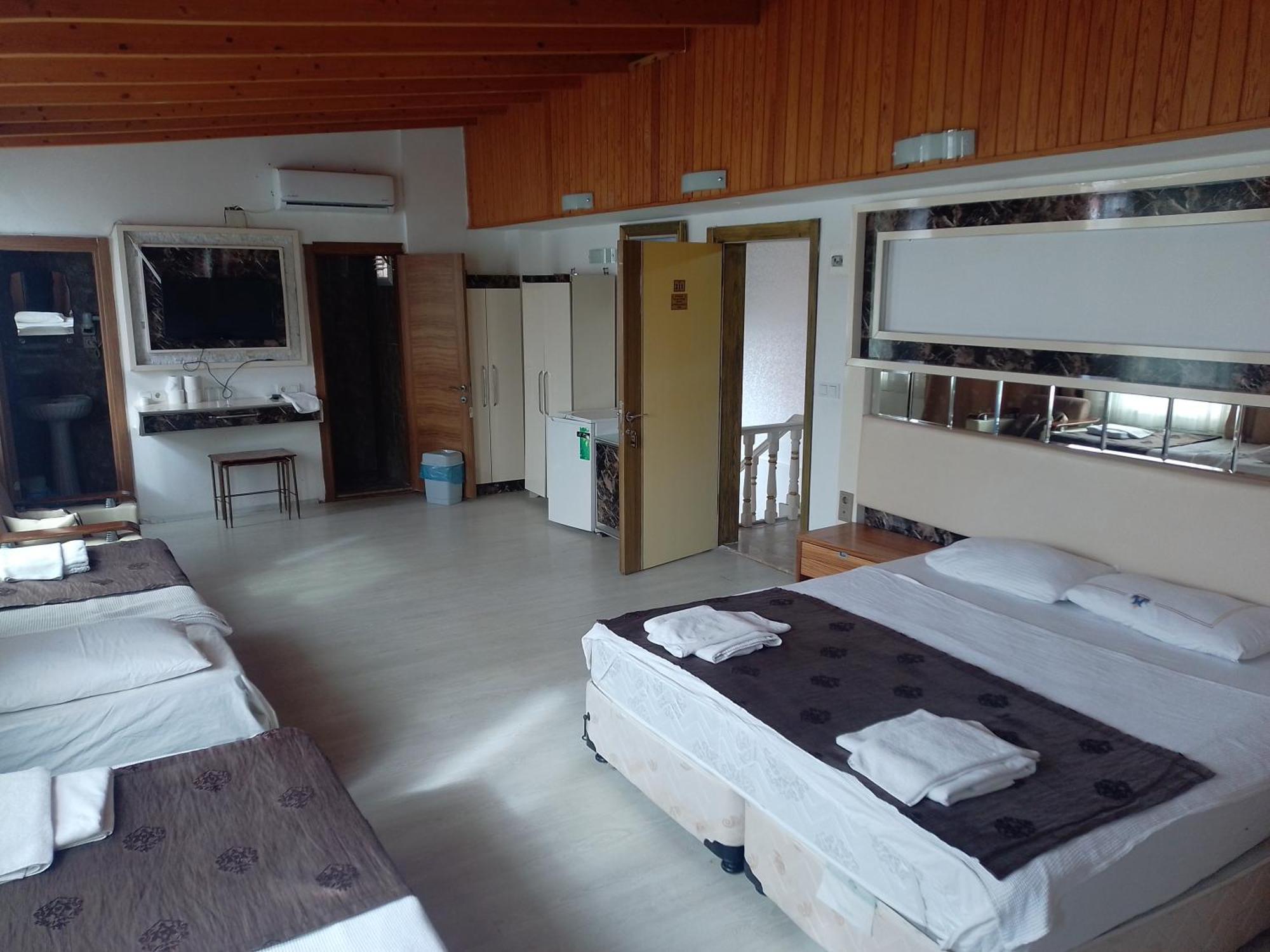 Behram Hotel Antalya Kültér fotó