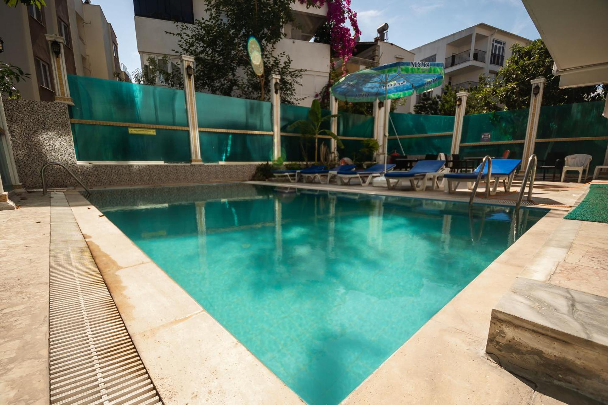 Behram Hotel Antalya Kültér fotó