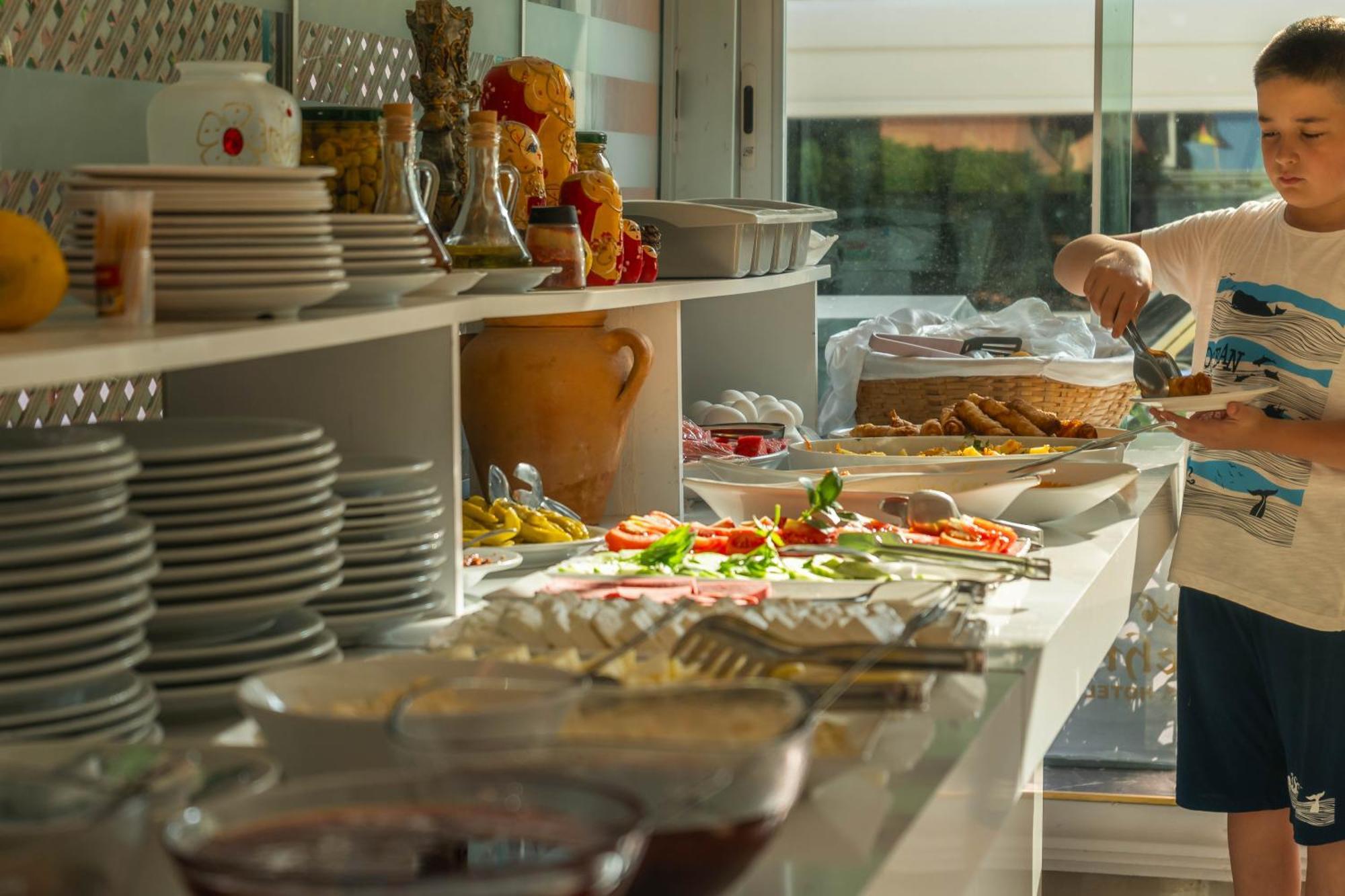 Behram Hotel Antalya Kültér fotó